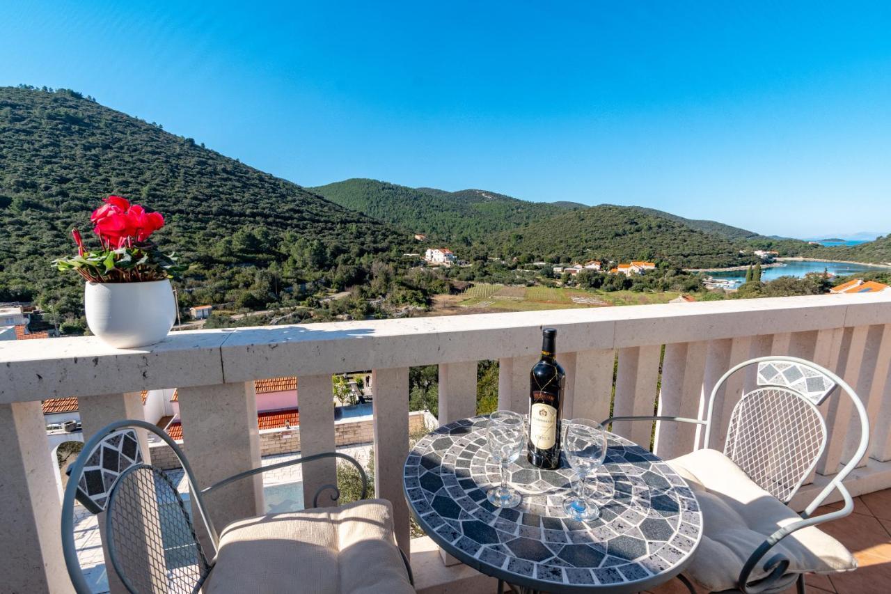 Villa Castello Zrnovo Eksteriør bilde